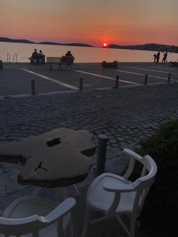 Ayshe Hotel Foça Extérieur photo