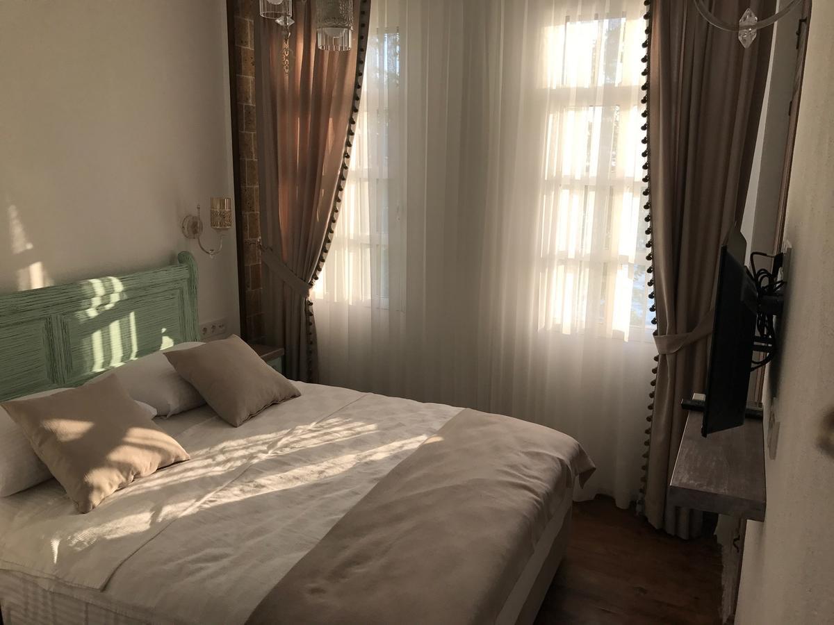 Ayshe Hotel Foça Extérieur photo