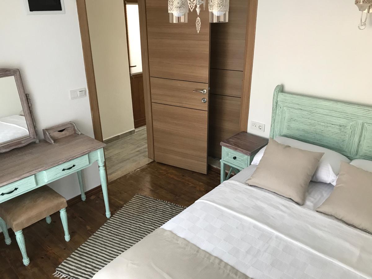 Ayshe Hotel Foça Extérieur photo