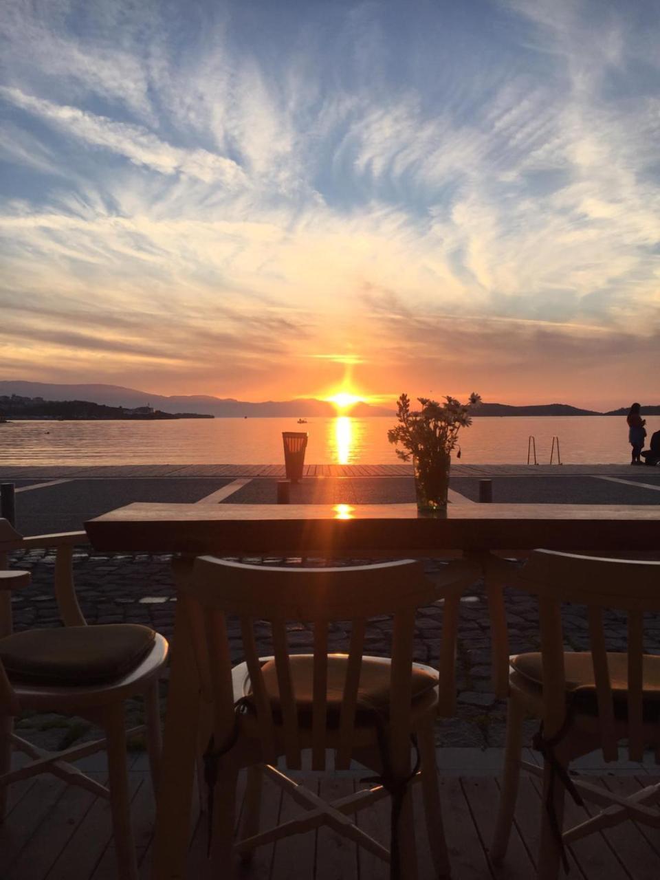 Ayshe Hotel Foça Extérieur photo